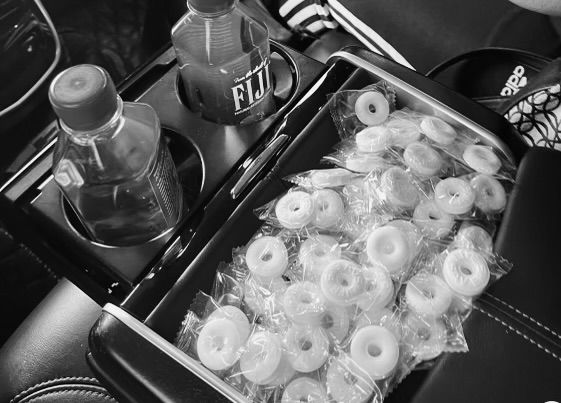 Bottled water and mints in the cabin